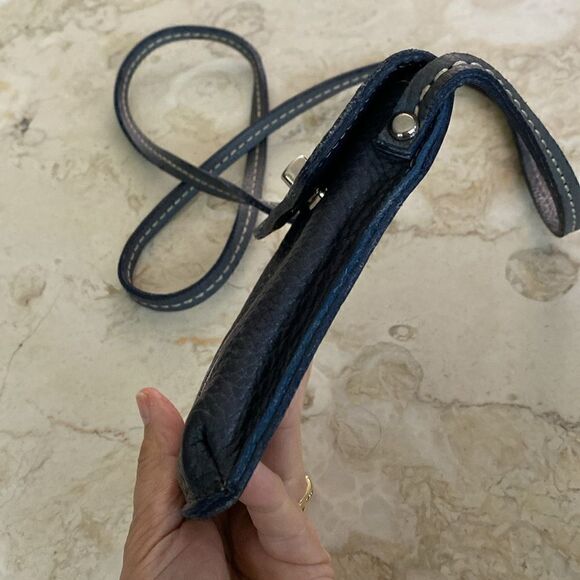 Roots Leather Oilers Cross Body Mini Bag - Picture 8 of 16